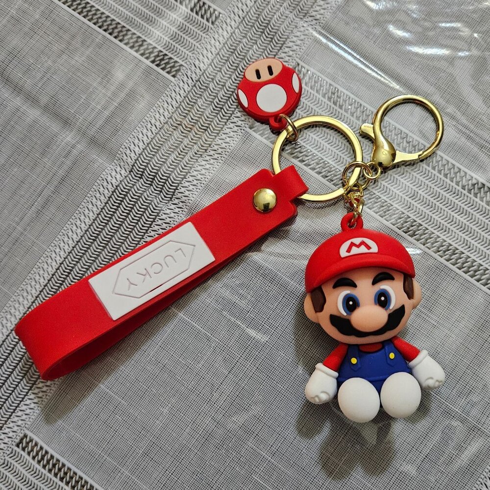 Super Mario keychain
